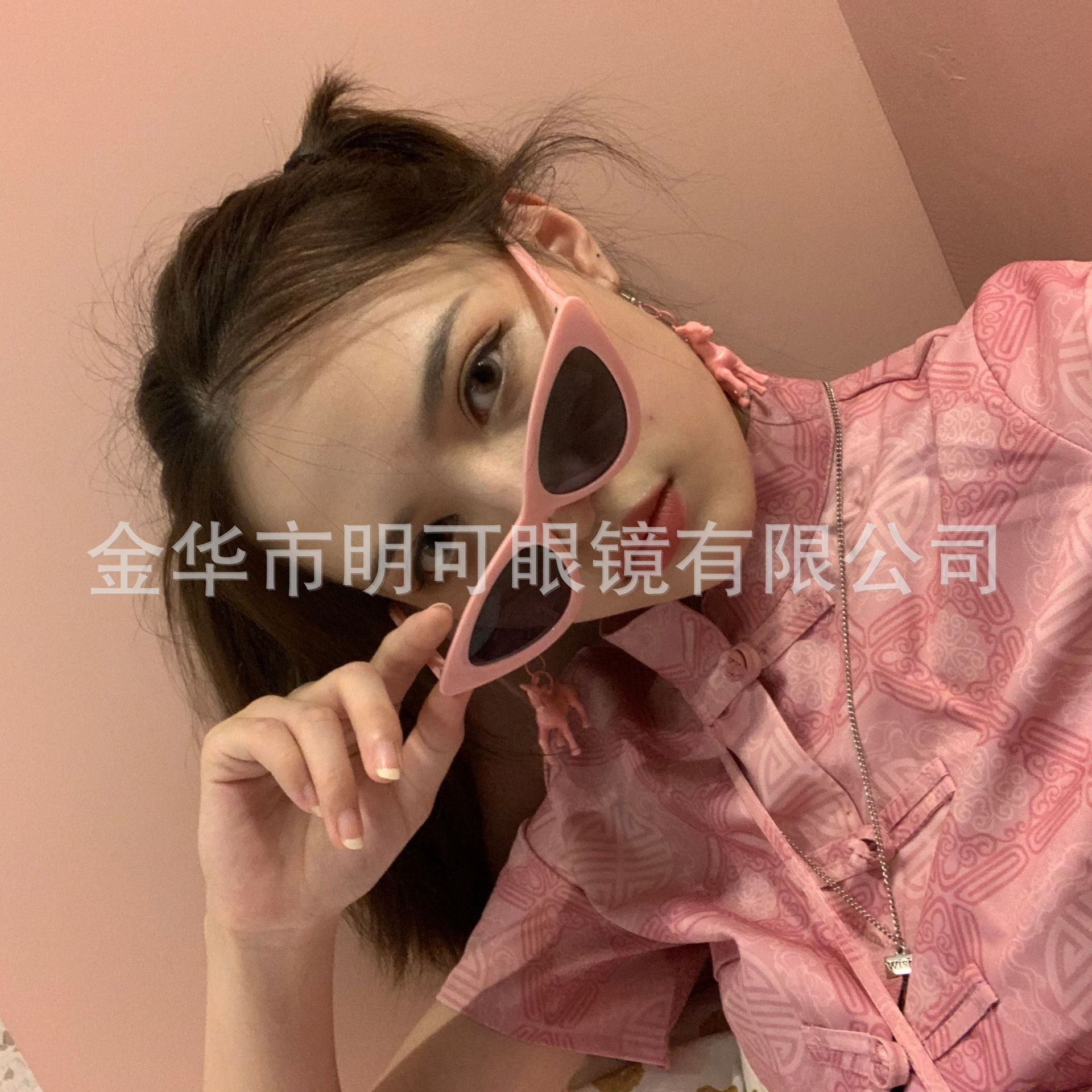Cross-Border Fashion Cat Eye Sunglasses Disco Hong Kong Style Small Face Retro Street Shooting Personalized Photography Triangle Sunglasses