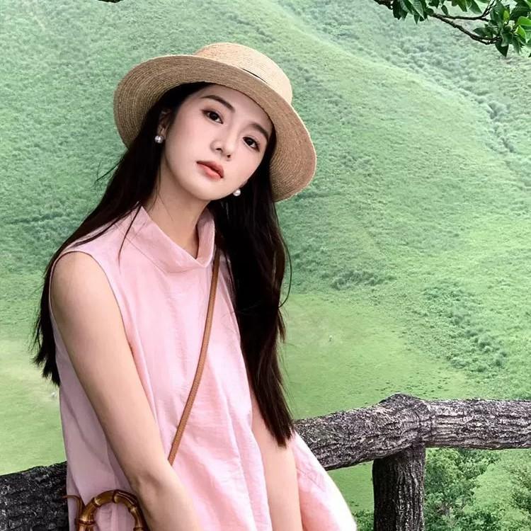 2026 New French Style Flat Top Straw Hat Women's Big Head Circumference Summer Seaside Beach Top Hat Woven Sun Protection Sun Hat