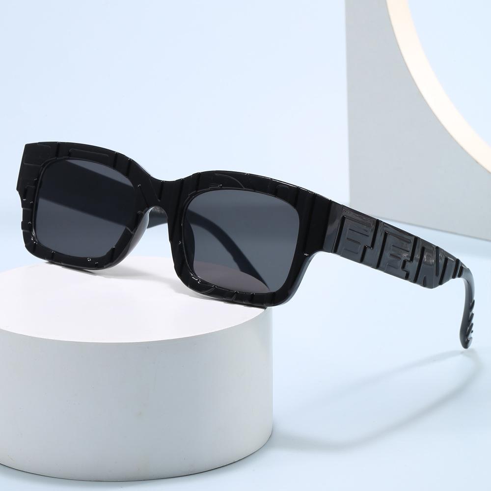 Pink Frame New Sunglasses Men's and Women's Versatile Personalized Square Small Frame Glasses Fashionable Casual Simple Play Sunglasses