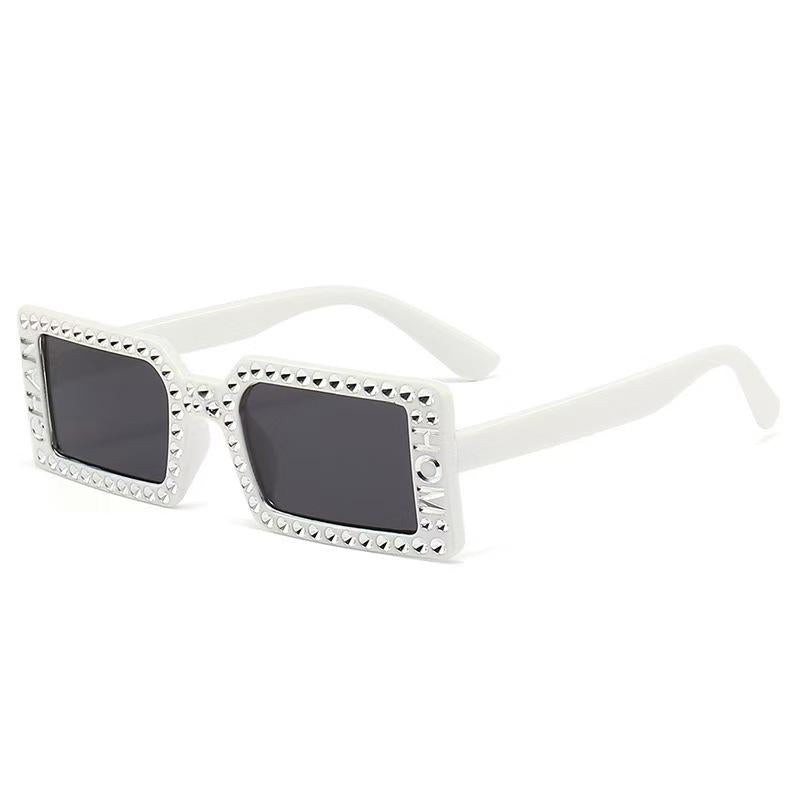 2025 European and American Imitation Diamond Fashion Sunglasses Cross-Border Fashion Street Shooting Sunglasses Female Ins Retro Sunglasses Wholesale