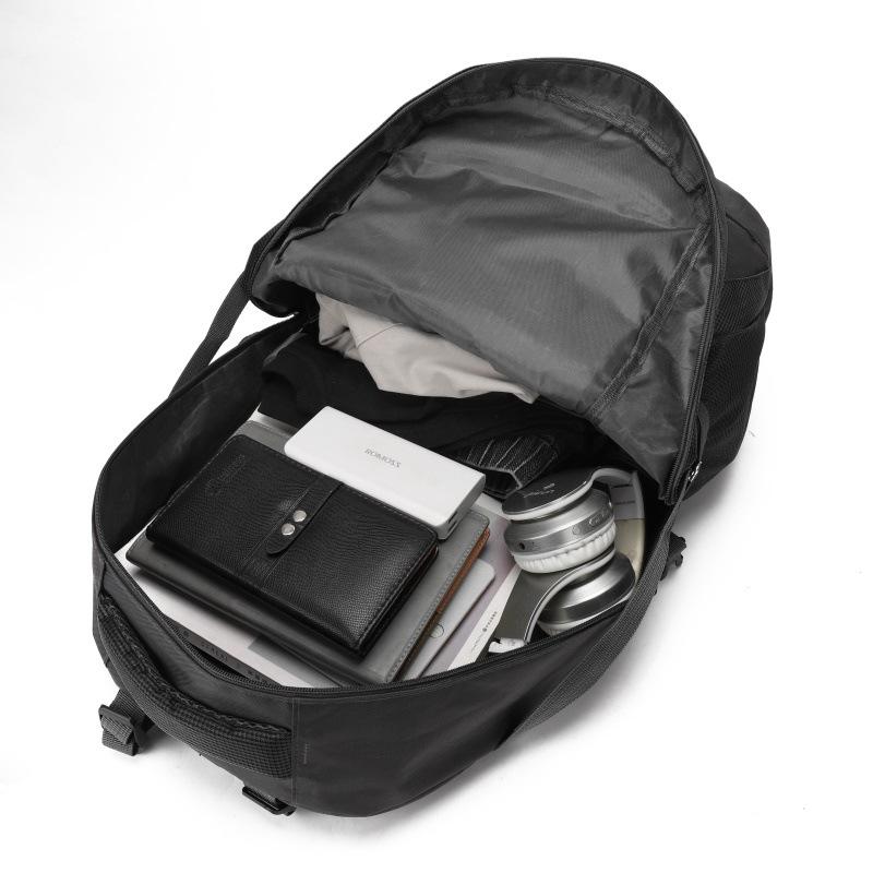 2025 New Outdoor Mountaineering Bag 60L Large Capacity Bag Travel Backpack Women's Sports Men's Korean-Style Travel Backpack