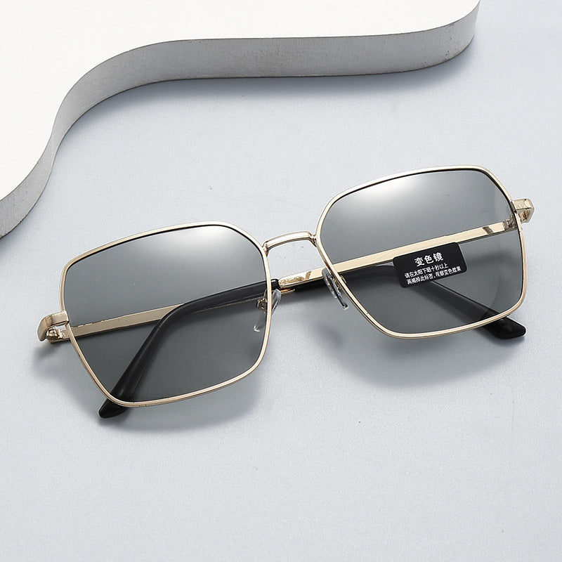 Photosensitive Color-Changing Polarized Sunglasses Men's Driver Driving Fishing Special Box UV-Proof Pilot Glasses