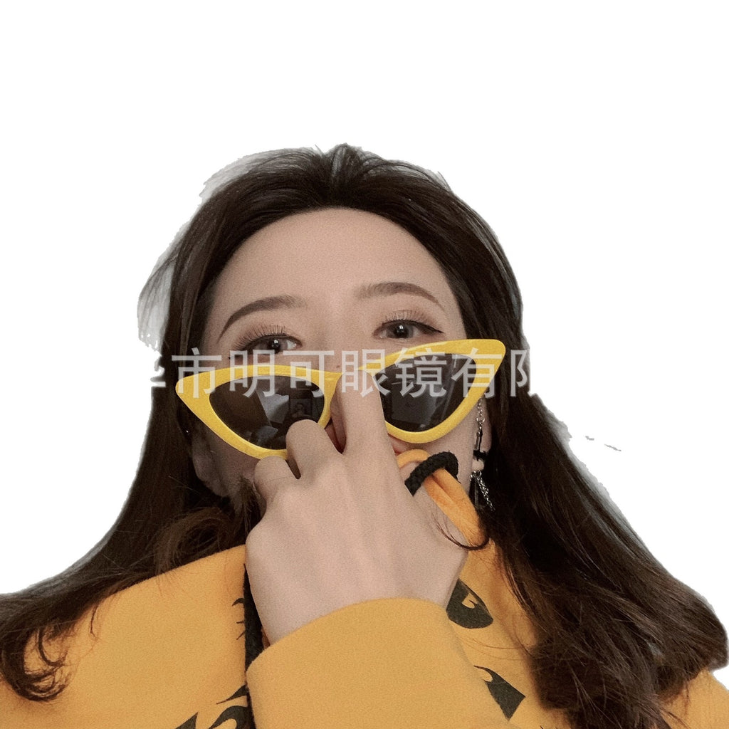 Cross-Border Fashion Cat Eye Sunglasses Disco Hong Kong Style Small Face Retro Street Shooting Personalized Photography Triangle Sunglasses